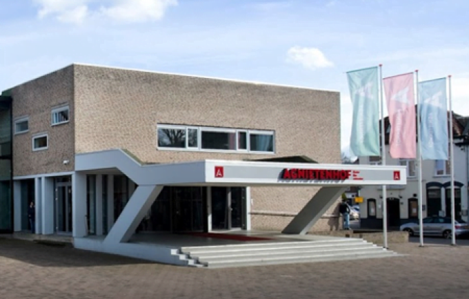 Schouwburg en filmtheater Agnietenhof