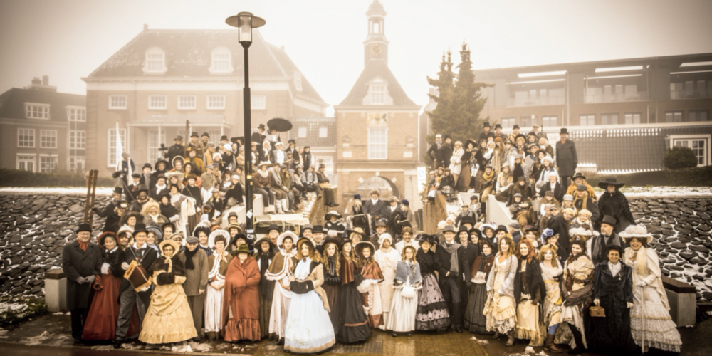 19e -eeuwse Dickens Festijn op koopzondag 15 december