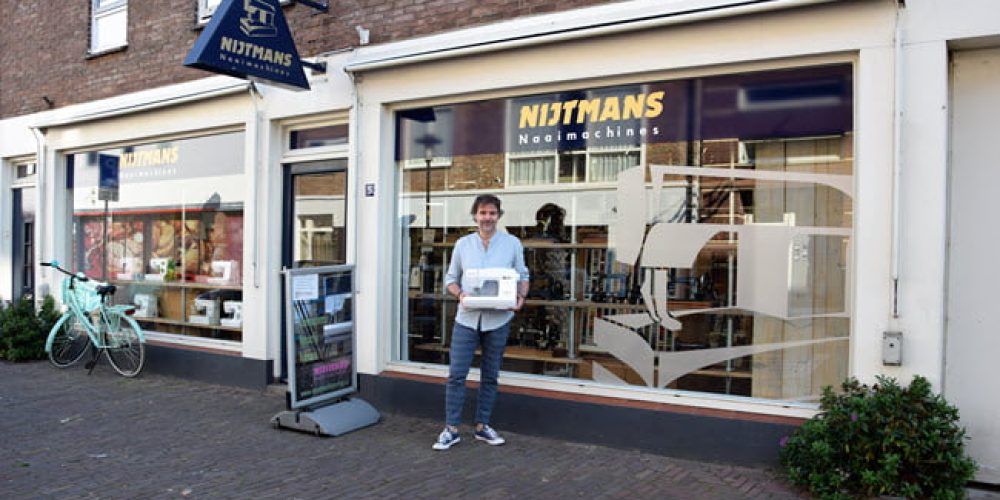 Prijzenpartner FlipPas van oktober – Nijtmans Naaimachines